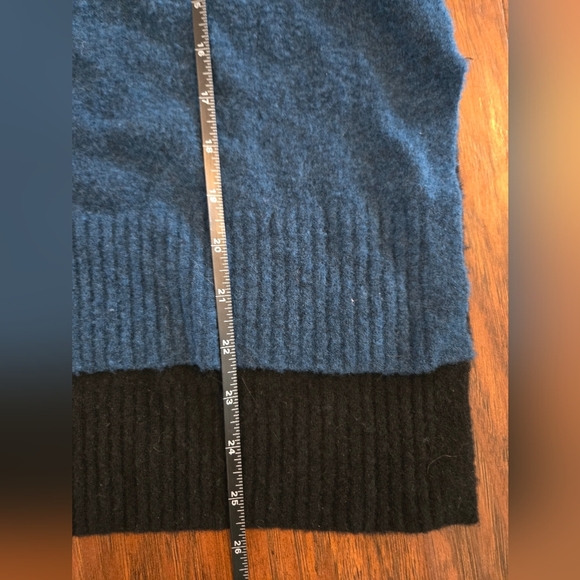 Athleta Transit Merino Wool Blend Colorblock Turtleneck Teal/Black Sweater - Picture 13 of 17